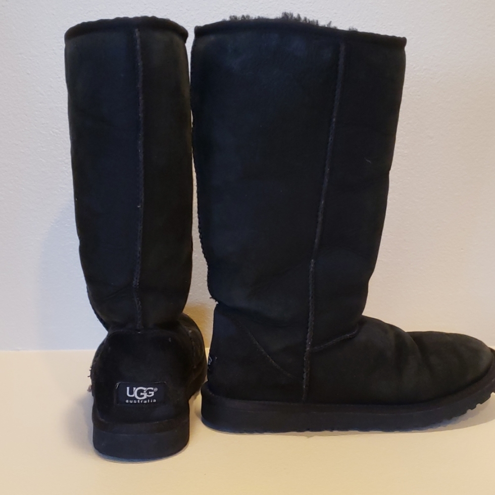 Black Uggs